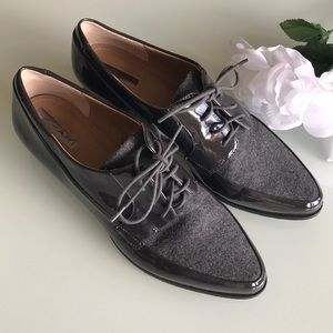 Tahari Leeza Lace-Up Gray Oxford Flats EUC